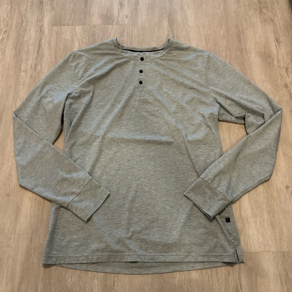Tommy John Gray Long Sleeve Second Skin Top Size Medium